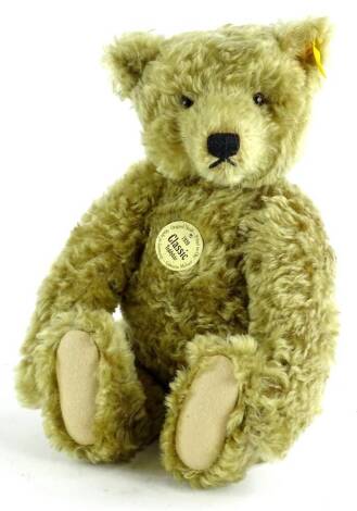 A Steiff 1920 classic teddy bear, in original box.