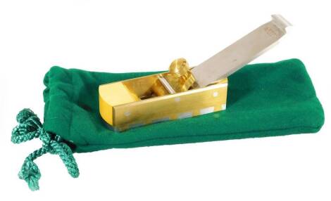 A Karl Holtey 8" mitre wood plane, with brass sides dovetailed onto steel, stamped, 21cm W, in baize pouch. (unused)