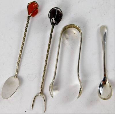 Various silver collectors spoons, miniature sugar bows, brush, 17cm H, etc. (a quantity, various dates and makers) - 3