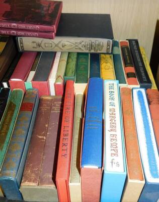 Various books Folio Society and others, The Earth and Intimate History, Bill Bryson Notes From A Small Island, Shakespeare Sonnets, various other subjects; Gamebirds, The Fire of Liberty, The Book of Margery Kempe, etc. various other Folio and Folio style - 3