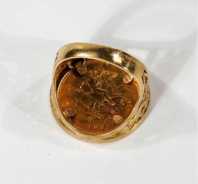 A Queen Elizabeth II gold half sovereign, in basketweave ring setting, size M, 9g all in. - 2