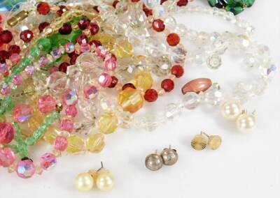 Various costume jewellery and effects, faux pearls, bangles, necklaces, etc. (a quantity) - 4