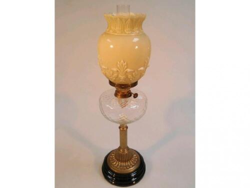 An early 20thC oil lamp