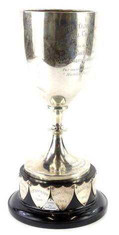 A George V silver goblet shaped trophy, engraved The Oldershaw Perpetual Challenge Cup, open to members of the Lincolnshire Gardeners Association for most points for Hardy Fruit, Birmingham 1930, 12½oz, 34cm H, on a black Bakelite plinth with various name