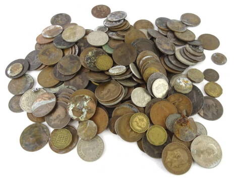 Miscellaneous British coins, to include two George IV 1835 farthings, a George 1799 farthing, two cartwheel pennies, some nickel silver shillings and two shilling coins etc.