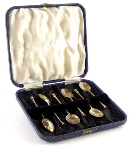 An Elizabeth II silver seal top coffee spoons, Birmingham 1962, 1¼oz,in fitted case.