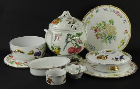 A collection of ceramics, to include Portmeirion Botanic Gardens tureen cover and ladle, Worcester Evesham etc.