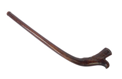 A Fijian wooden 19thC war club or kiakavo, with a gun stock head and tapering shaft of plain form, with a domed knop, 102cm L. - 3