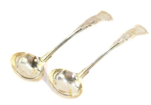 A pair of silver Kings pattern cream ladles, Sheffield 1960, 6.26oz.