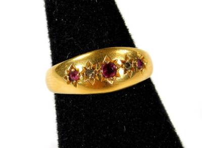 An 18ct gold stone set signet ring, 2.2g all in.