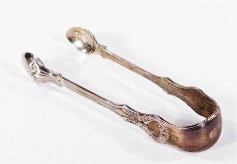 A pair of heavy Victorian silver thread and scroll pattern sugar bows, London 1850, 2.4oz.