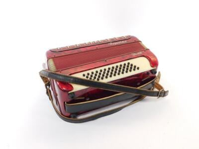 A Soprani Di Silvio Recanatti piano accordian, red cased with cracked ice finish, 48 button. - 3