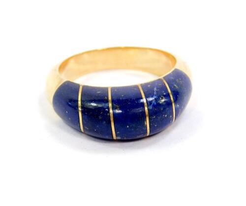 An 18ct gold and Lapis lazuli ring, of domed form, size Q, 5.3g.