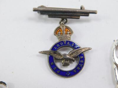 Silver jewellery, including a gate link bracelet, curb link bracelet on a heart shaped padlock clasp, RAF pendant badge, chains, etc, 174.4g. - 3