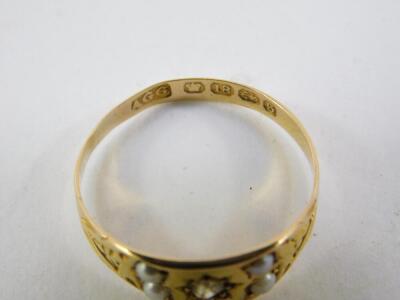 A Victorian 18ct gold diamond and seed pearl set ring, size Q, 2.0g. - 2