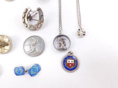 Three silver cricketing medallions, SESSC Cricket and Birmingham Works Amateur Cricket Association, silver horseshoe brooch, Lincolnshire Regiment button, and sundry silver jewellery, 119g all in. (qty) - 3