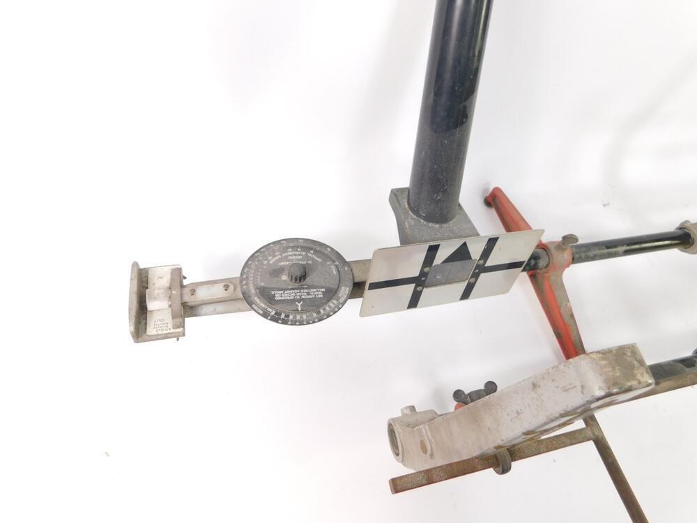 A Dunlop AGO/40 optical alignment gauge.