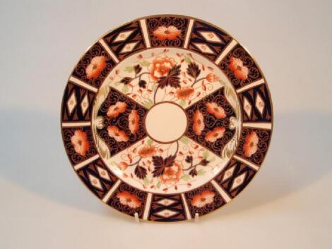 A Royal Crown Derby Imari Japan pattern (green leaf) plate