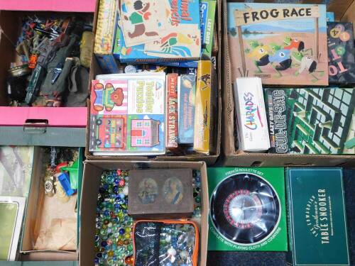 Games and toys, most boxed, together with models and die cast vehicles. (qty)