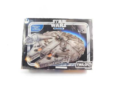 Star Wars (Original Trilogy Collection) - Hasbro - Millennium Falcon  (Electronic Lights & Sounds)