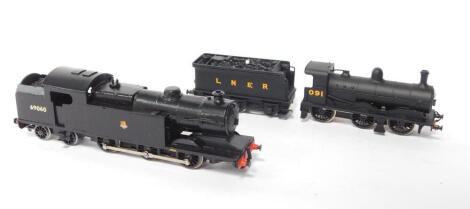 A kit built OO gauge locomotive, British rail black livery, 0-6-4, 69060 and an LNER locomotive, black livery, 0-6-0, 091 (2).