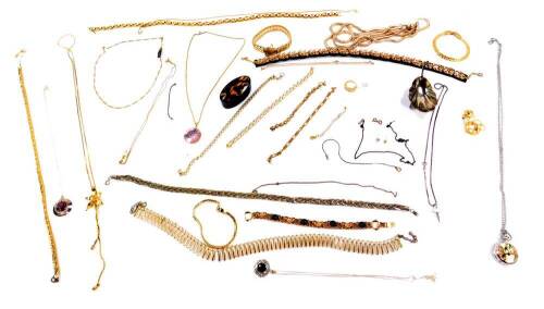 Silver and costume jewellery, including necklaces, pendants on chains, bracelets, etc., together with a continental silver salt and a tortoiseshell box. (qty)