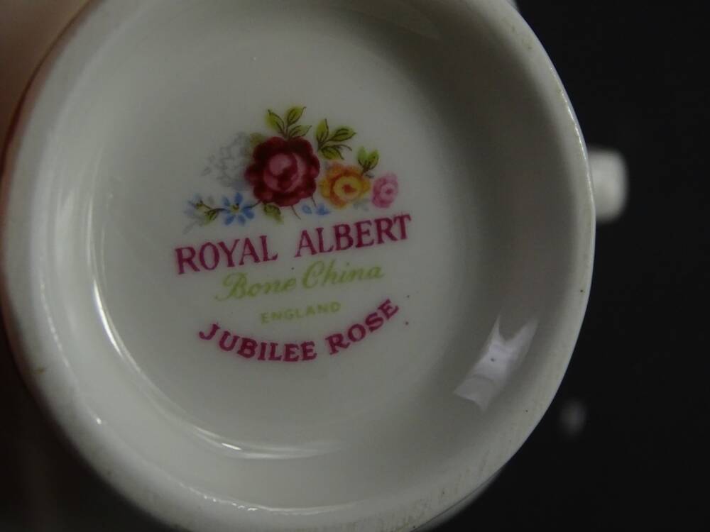 Royal albert jubilee rose sales