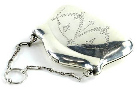 A George V silver purse, with engraved decoration of swags, etc., Birmingham 1916.