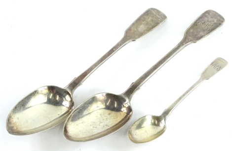 Two silver fiddle pattern tablespoons and a fiddle pattern teaspoon, 5oz.