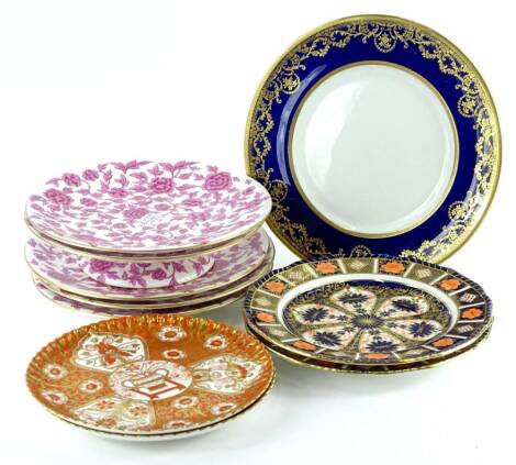 A collection of English porcelain, from the 19thC and later, to include Royal Crown Derby dessert plates, printed in pink, a pair of Royal Crown Derby Imari pattern plates etc.