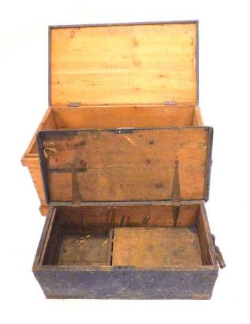 A Victorian striped pine blanket box, on a plinth base, and an ebonised pine tool chest. (2)