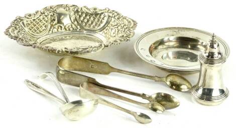 A collection of silver, to include an Armada type dish, bon bon dish, pepper pot, spoons, sugar tongs, 10¾oz.