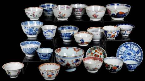 A porcelain blue and white tea bowl and saucer, 11cm Dia. decorated with panels of figures, various other export porcelain tea bowls, to include an octagonal example, another polychrome decorated with various figures, Imari type, Chinese export porcelain 