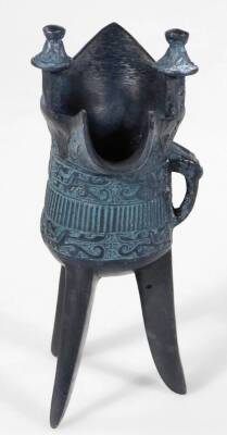 A Chinese bronze finish jue, with shaped body, turned finials and triple spike legs, 15cm H. (boxed) - 3