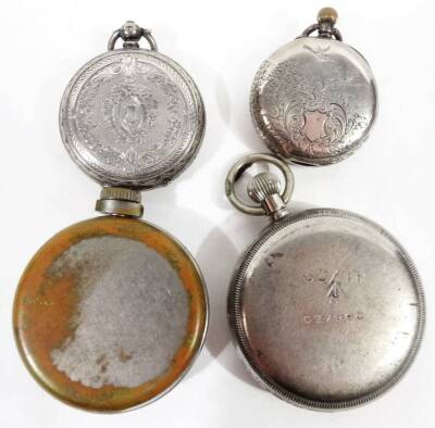 A 20thC chrome plated military issue pocket watch, marked GS/T, with crow's foot, no. 027990, with Arabic dial and subsidiary second hand, 7cm H, a silver fob watch with keywind movement and another, continental white metal, etc. (4) - 2