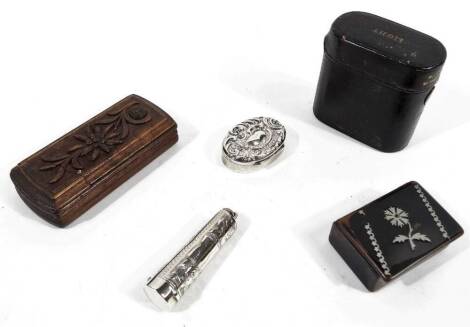 An Edwardian silver pill box, of oval form, repoussé decorated to the lid with scrolls, with vacant cartouche, Birmingham 1902, 4cm W, snuff box, leather cased lighter, etc. (a quantity)