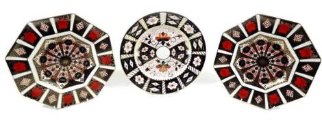 Various Royal Crown Derby plates, no. 2451 pattern, side plate, 22cm Dia., an octagonal pattern no. 1128 Imari plate and another. (3, boxed)