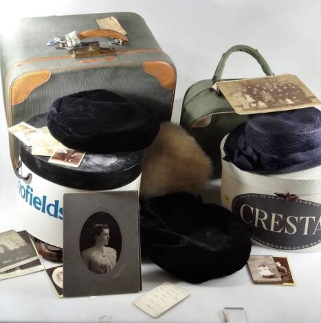 A ladies hat, fastener, etc. sheepskin hat, hat box, a Securex Cable-Closure case, 27cm H, satchel, vanity case, etc. (a quantity)