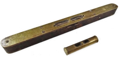 A 19thC spirit level, with brass top, Edinburgh maker's mark, 25cm W and a miniature level. (2)