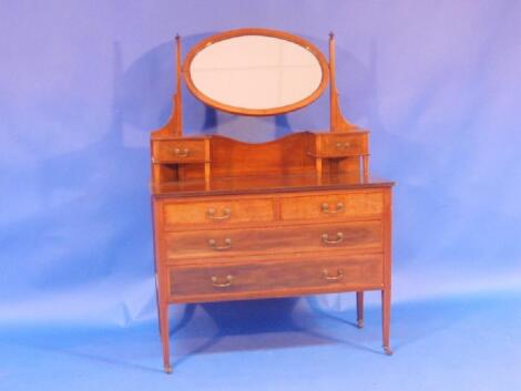 An early 20thC mahogany dressing table