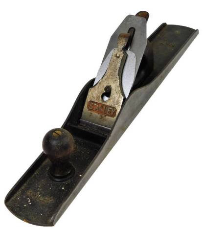 A early 20thC Stanley Bailey no.7 wood plane, with metal frame and wooden handle, 56cm W.