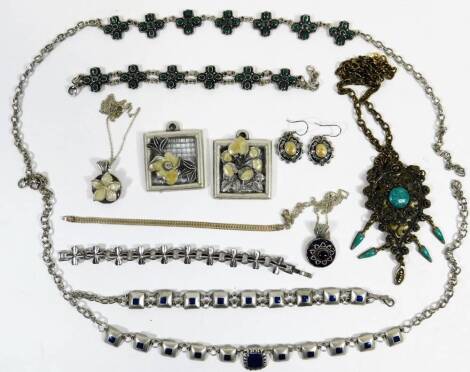 Various silver jewellery, to include pendant 4cm H, necklaces other decorative jewellery, etc. (a quantity)