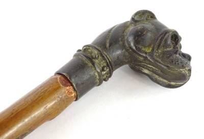 A walking stick, with bronzed metal handle cast as a Mastiff or Bulldog, 87cm L.