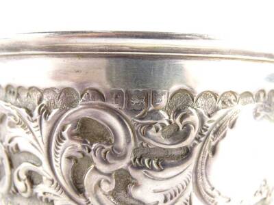 An Edwardian silver bowl, with embossed decoration of scrolls, etc., London 1901, 2¼oz. - 2