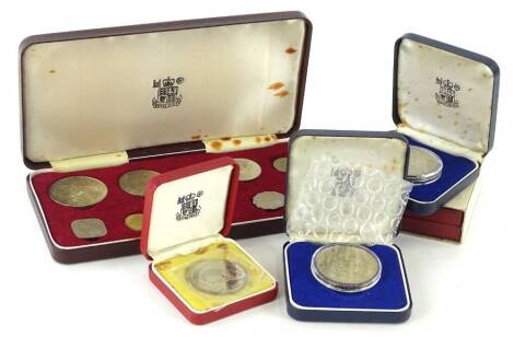 Silver commemorative Crown, relating to The Bahamas and two Fiji commemorative coins and a Bahamas 1966 proof set.