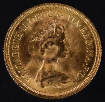 An Elizabeth II gold full sovereign, 1974. - 2