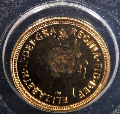 An Elizabeth II gold half sovereign, 2001. - 2