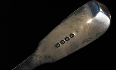 A George III silver fish slice, fiddle pattern with shaped pierced blade, initialled, London 1812, 31cm W, 4½oz. - 2