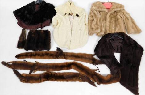 Various furs, ladies jackets, etc. three quarter length, stoles, early 20thC fox stole, various dimensions, etc. (a quantity)