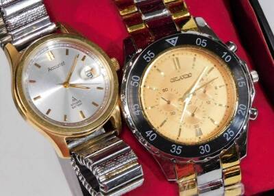 Various gentleman's fashion watches, comprising an Orlando with a fixed bezel and 4cm Dia. face, in fitted case, two other Orlando watches and an uncased Accurist. (a quantity) - 2